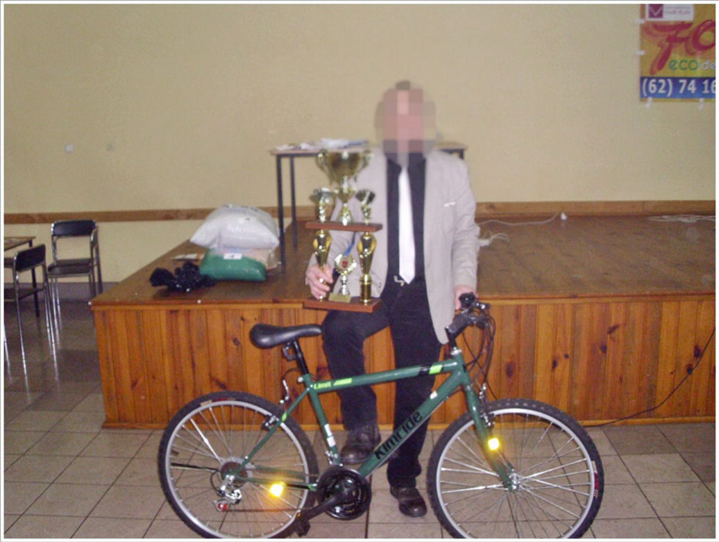 Strzelił do żony z kuszy