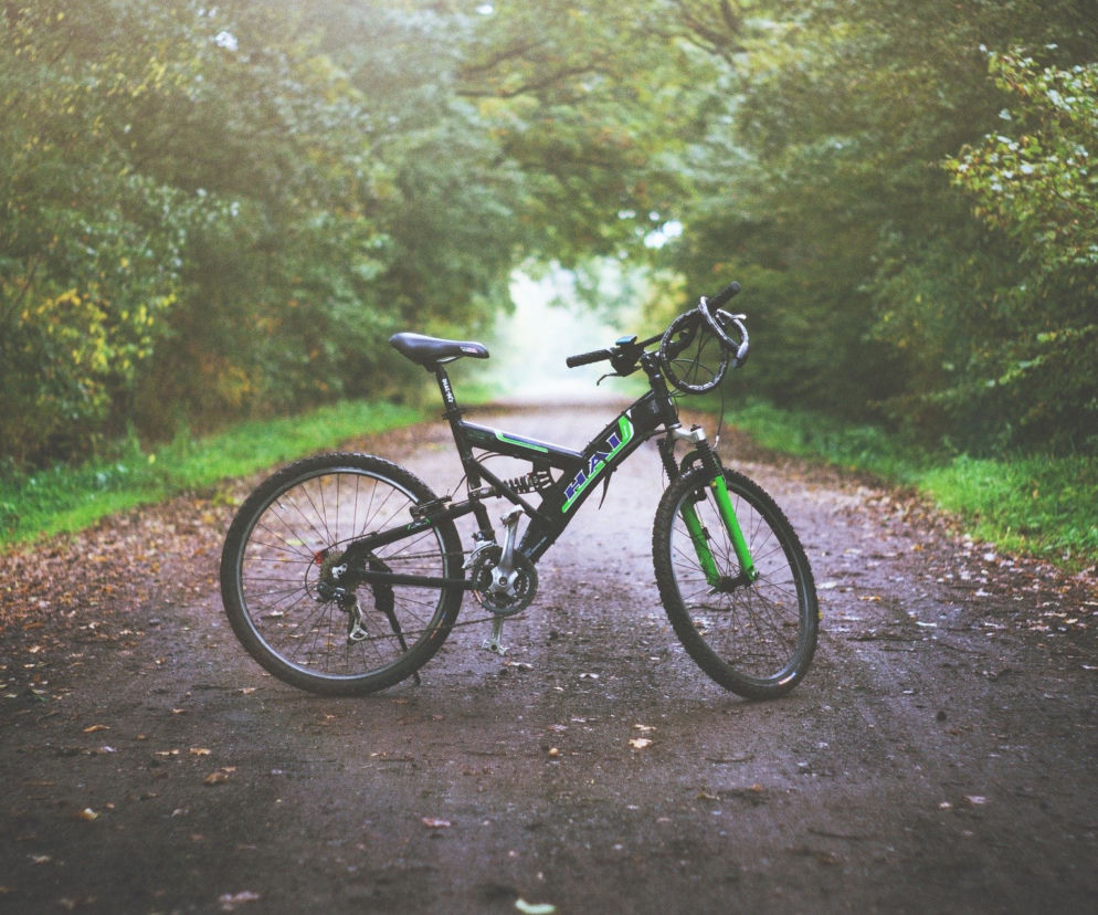 Wybrał się na wycieczkę rowerową. Wrócił z mandatem. Policjantom powiedział, że jeździ na rowerze bo... lubi