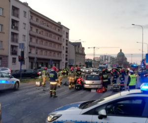 Policyjny pościg ulicami Łodzi zakończył się wypadkiem. 3 osoby w szpitalu