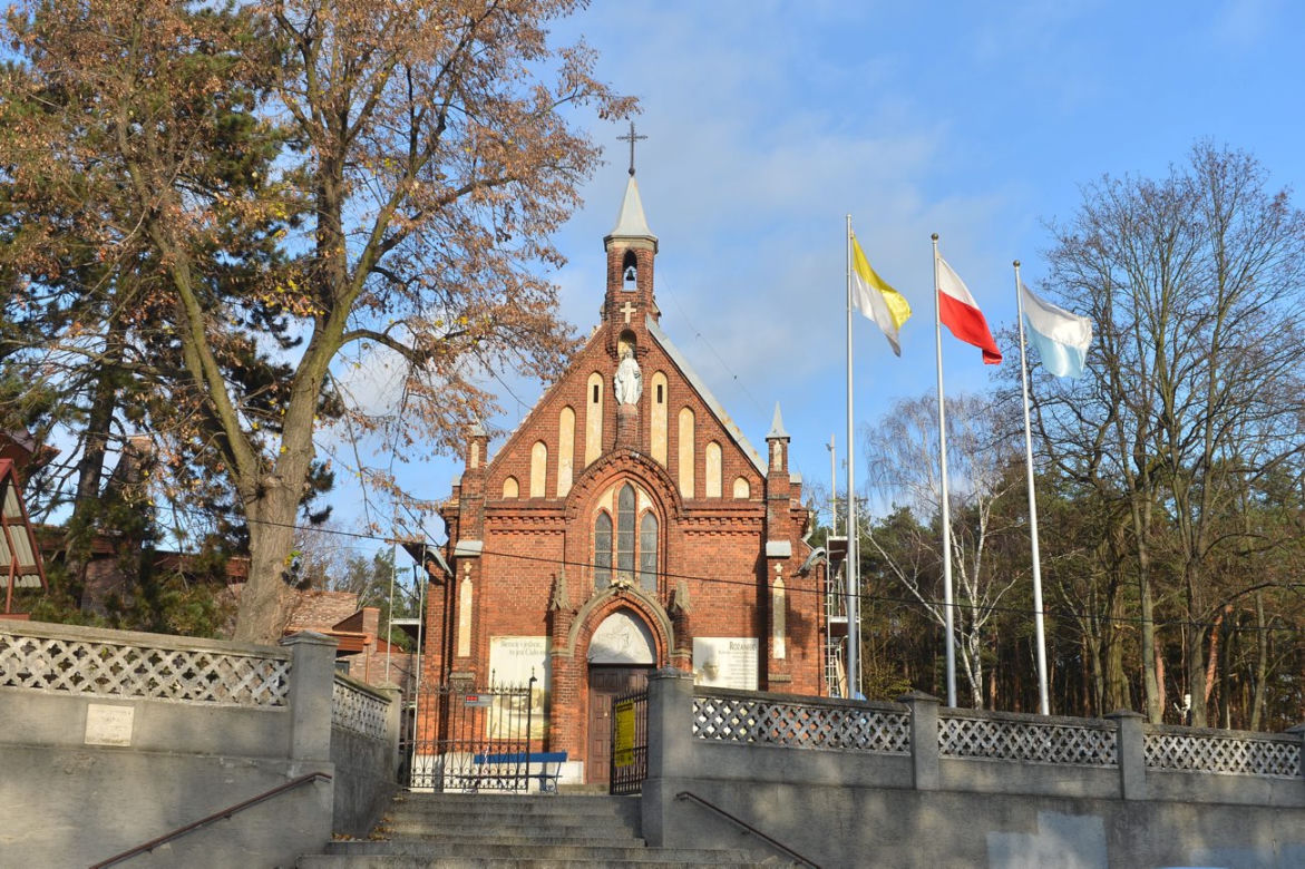 Mieszkańcy Białołęki przerażeni. Pociągi rozjadą kościół 