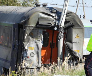 Wstrząsające zdjęcia z katastrofy kolejowej na Mazowszu