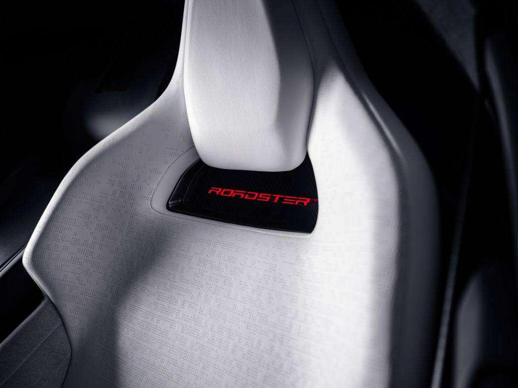 Latająca Tesla stała się rzeczywistością? Roadster wykonał niezwykły manewr