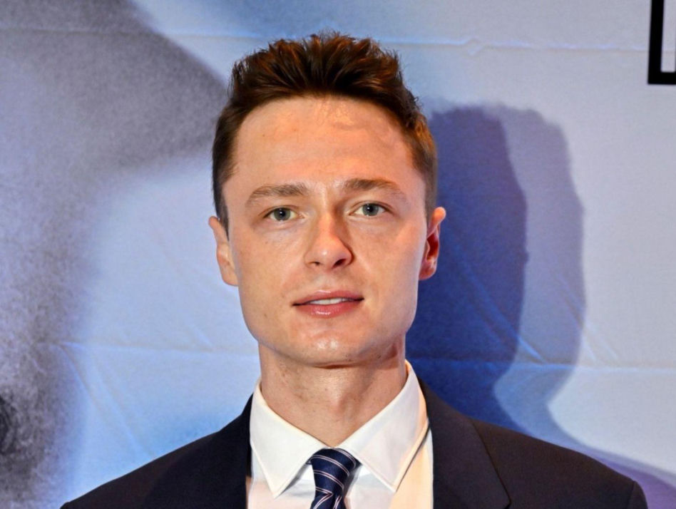 Tak przez lata zmieniał się Patryk Pniewski. Zaczynał jako idol nastolatek w "Pierwszej miłości"