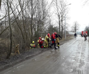 Pod mężczyzną załamał się lód! Akcja ratunkowa pod Poznaniem