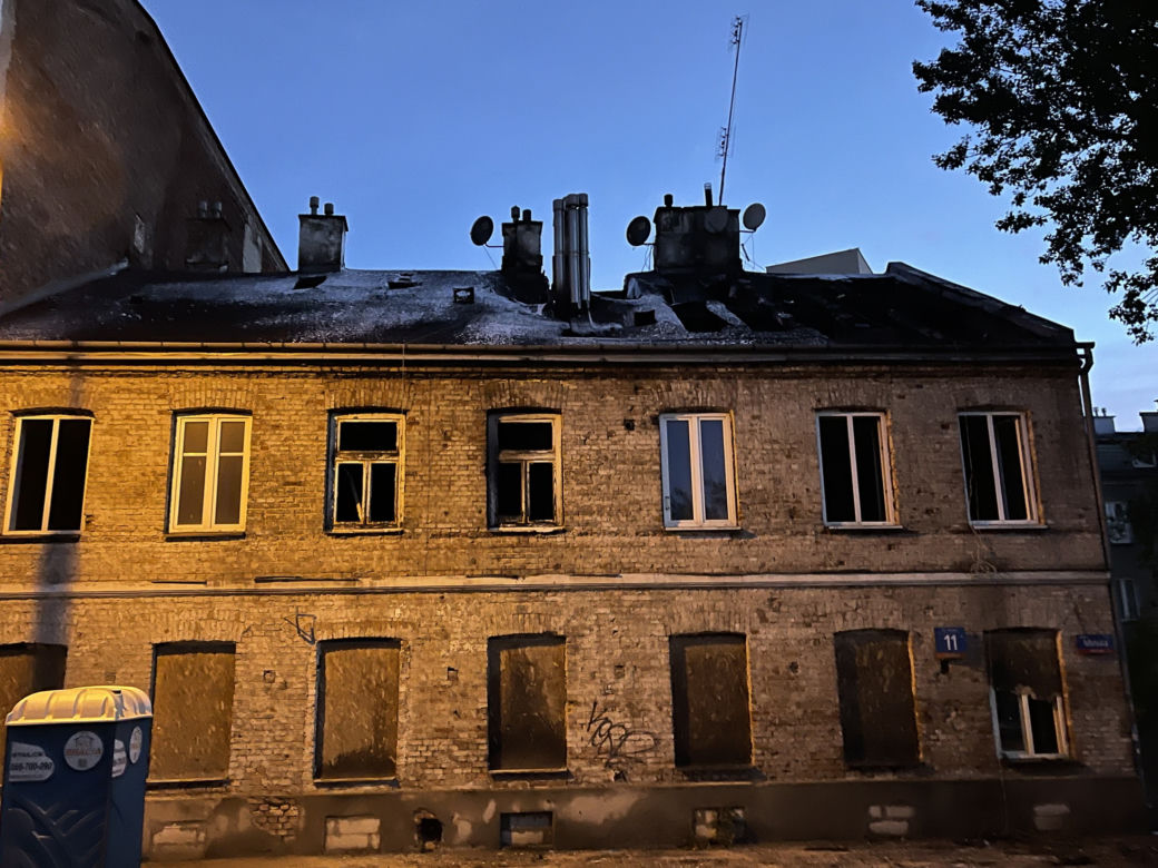 Pożar na Mińskiej. Kamienica płonęła jak pochodnia
