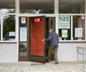 Odział kardiochirurgii został otworzony z pompą, teraz szpital dopłaca do niego miliony. Kontraktu z NFZ brak