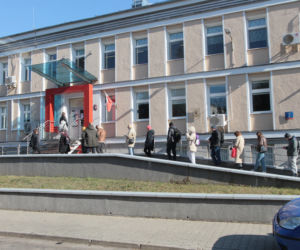 Olbrzymie kolejki przed centrum krwiodawstwa. Polacy oddają krew na potęgę!