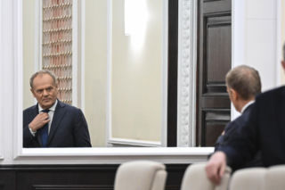 Specjalne posiedzenie rządu. Tusk tnie ceny paliw. Radykalne obniżki podatków