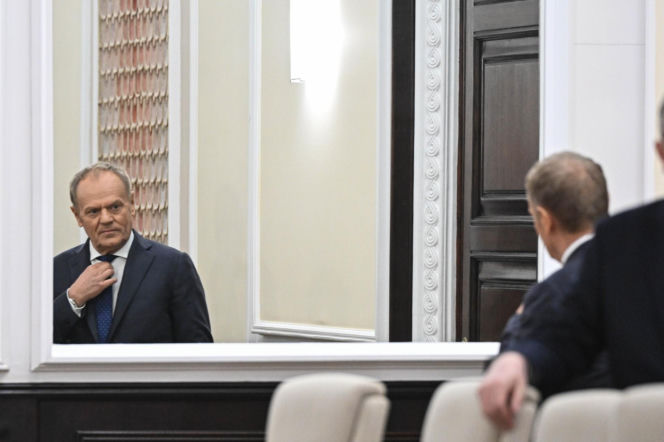 Specjalne posiedzenie rządu. Tusk tnie ceny paliw. Radykalne obniżki podatków