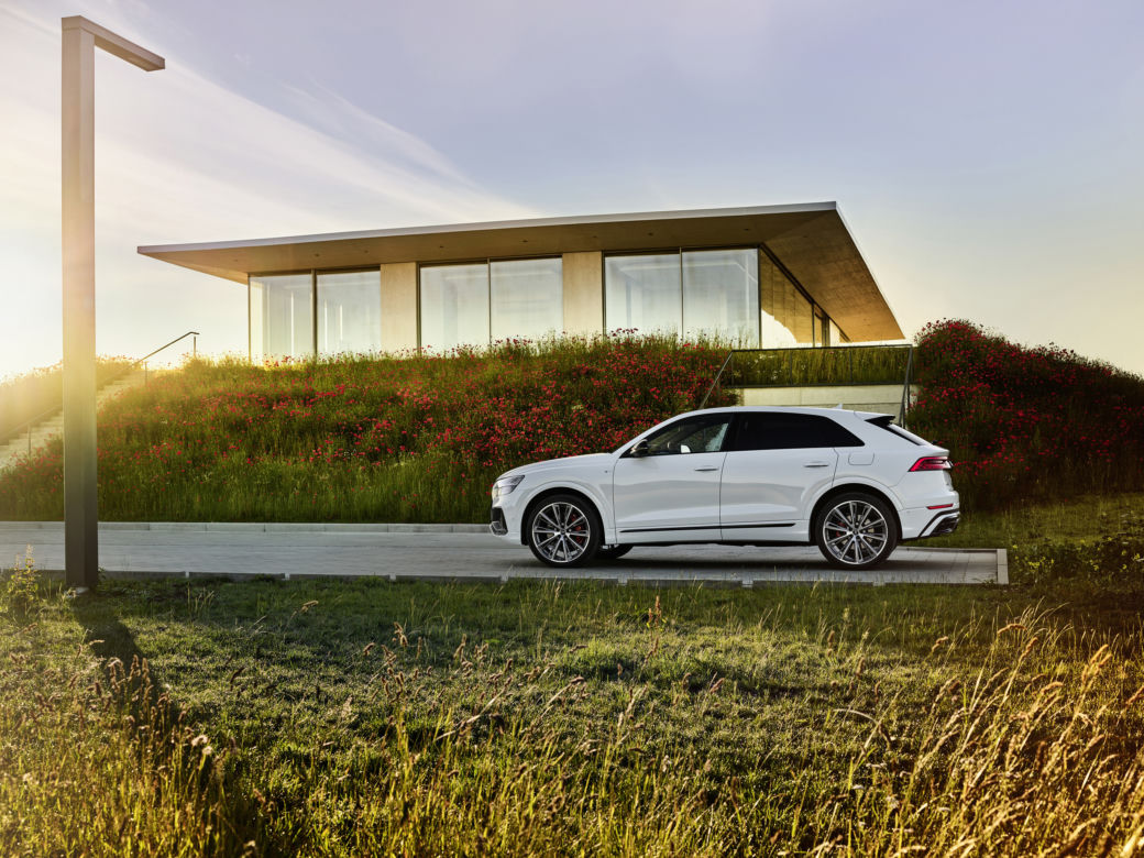  (2021) Audi Q8 60 TFSI e quattro