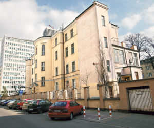 Zamykają dzieciom  przychodnię