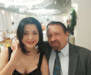 Rysiek z Sanatorium z kotem i ukochana na nartach 