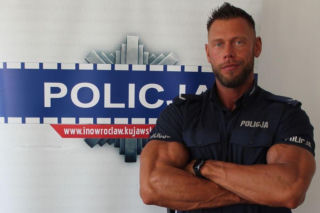 Kobieta krzyczała Pomocy!. Policjant zareagował odruchowo