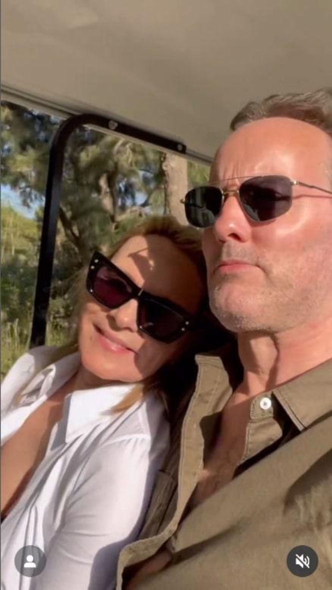 Zaskakujący ślub gwiazdy "Seksu w wielkim mieście"! Kim Cattrall w garniturze na tysiące