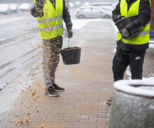 Synoptycy zapowiadają na środę marznące opady deszczu w stolicy