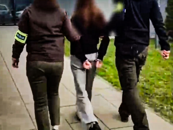 Nastolatki napadły na staruszkę! 13-latka ją katowała, inne wszystko filmowały!