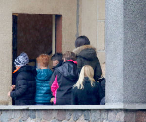 KACZYŃSKA WZIĘŁA CÓRKĘ DO KOŚCIOŁA, DUBIENIECKI DO CENTRUM HANDLOWEGO.
