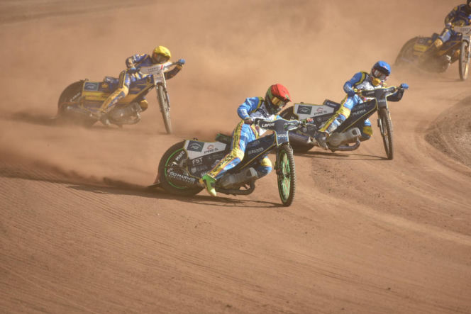 PRES Grupa Deweloperska Toruń - Gezet Stal Gorzów: Zdjęcia kibiców z meczu 7. kolejki PGE Ekstraligi na Motoarenie