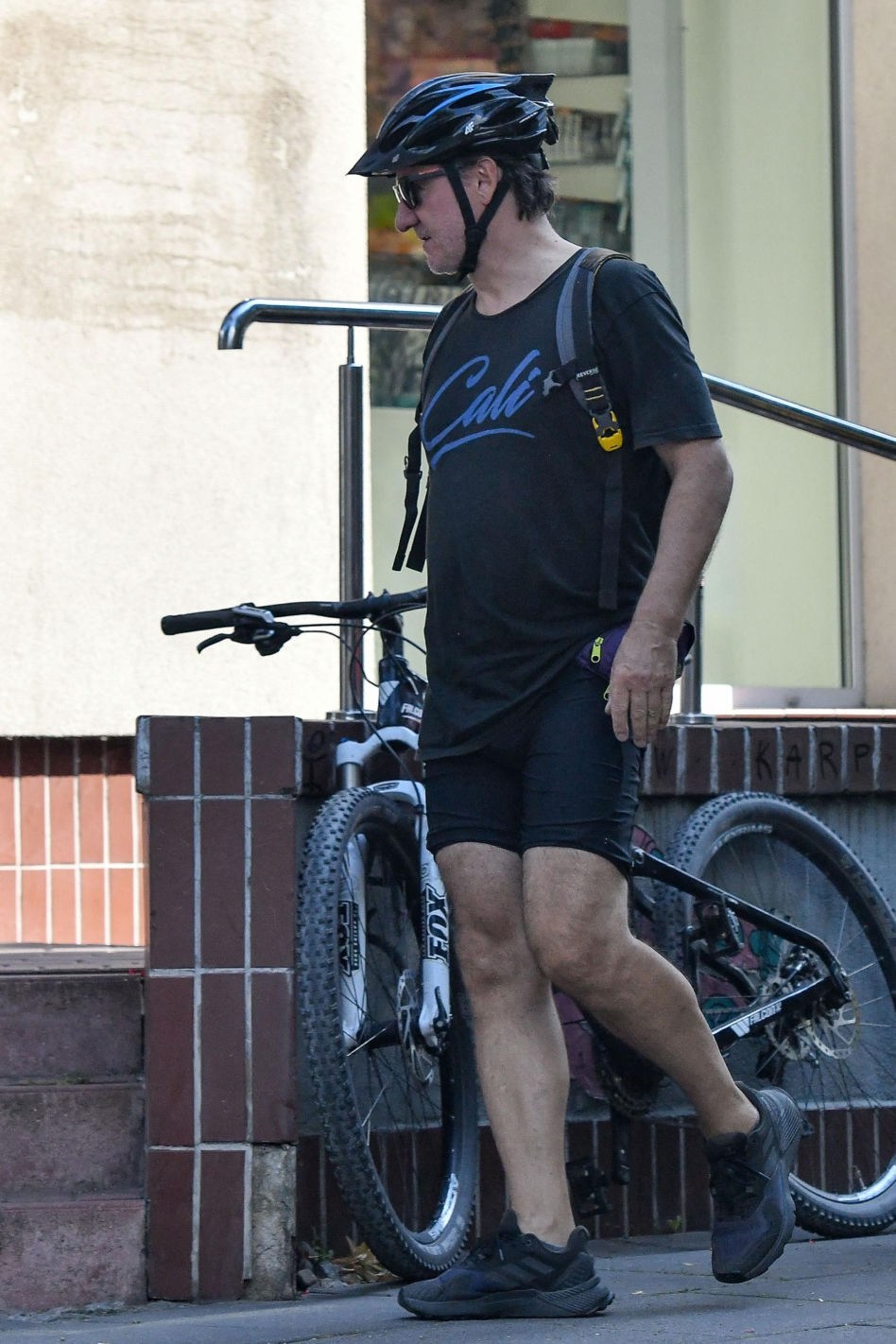 Robert Więckiewicz na rowerze