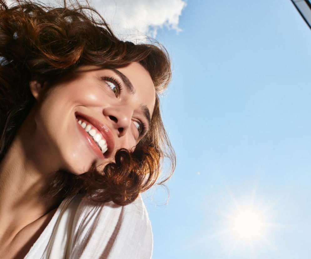 Kolor włosów, który pasuje do piwnych oczu 