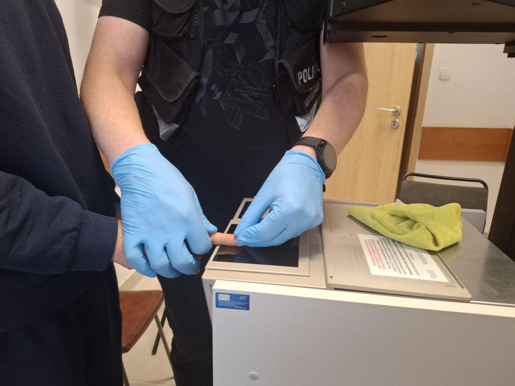 Wstrząsająca zbrodnia w Bielsku Podlaskim. Mieszkanka mówi o przeklętej klatce