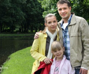 M jak miłość. Zosia (Julia Wróblewska), Małgosia (Joanna Koroniewska), Tomek (Andrzej Młynarczyk)