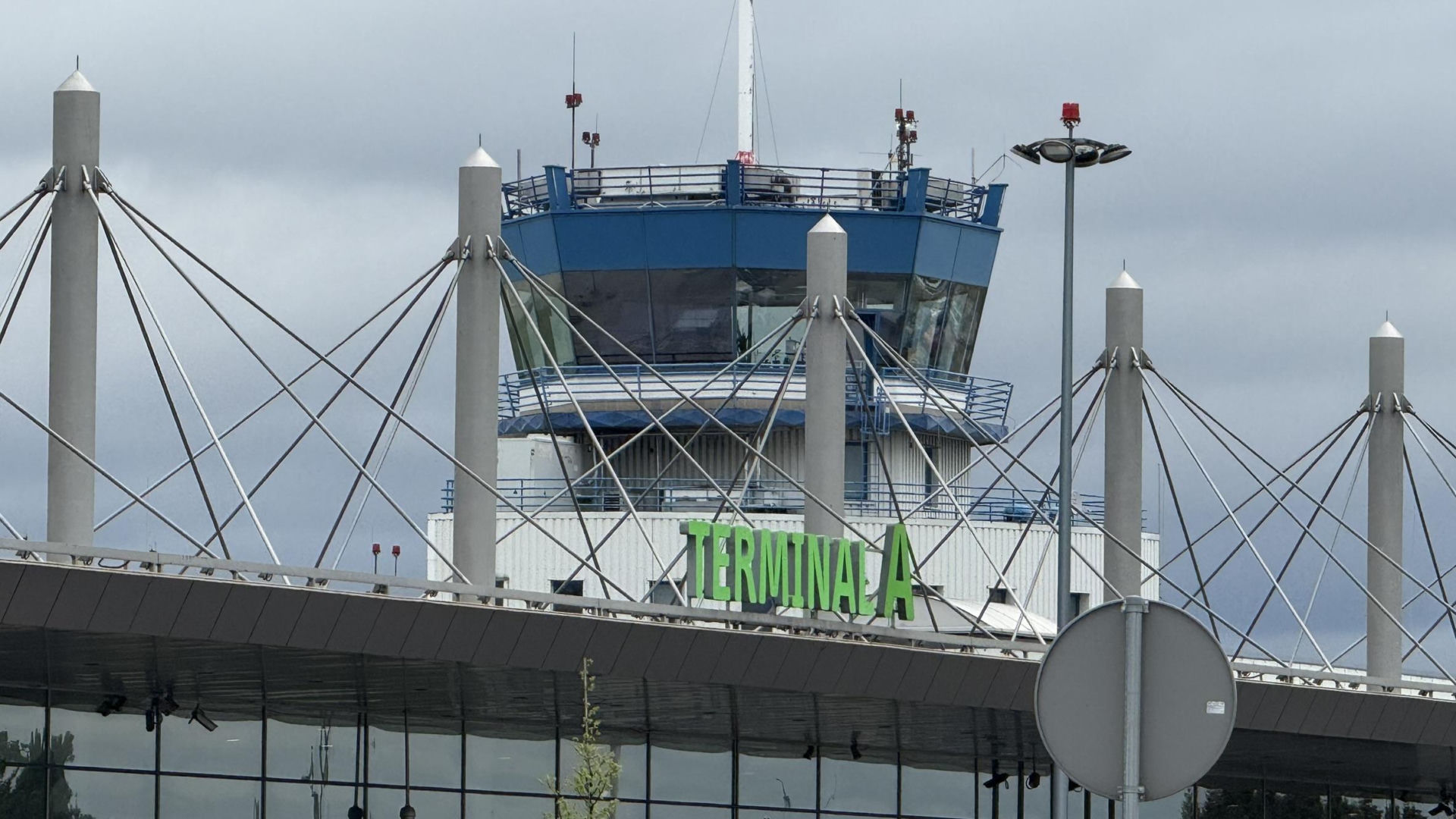Wieża kontroli lotów na Katowice Airport w Pyrzowicach