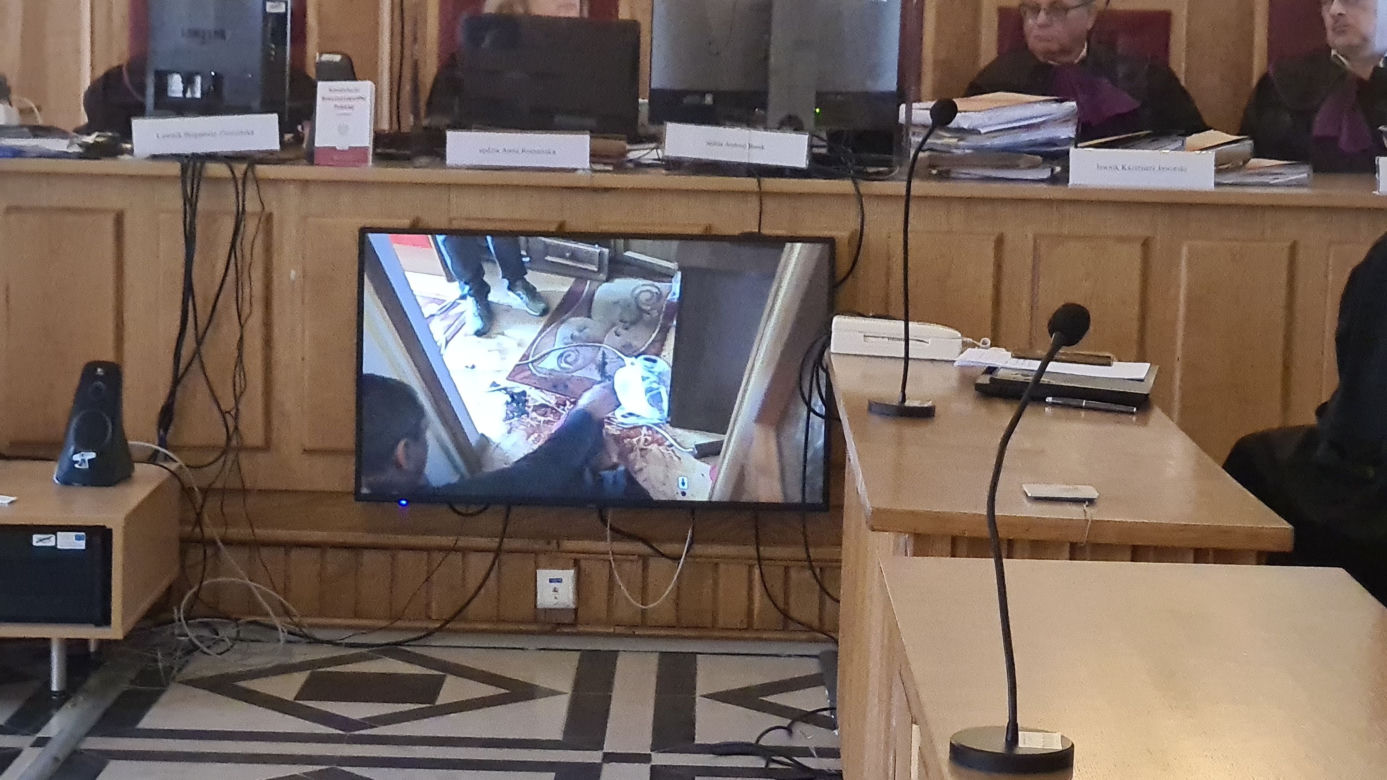 Nowa Sarzyna. Przemysław S., który zabił sąsiadkę stanął przed sądem [GALERIA]