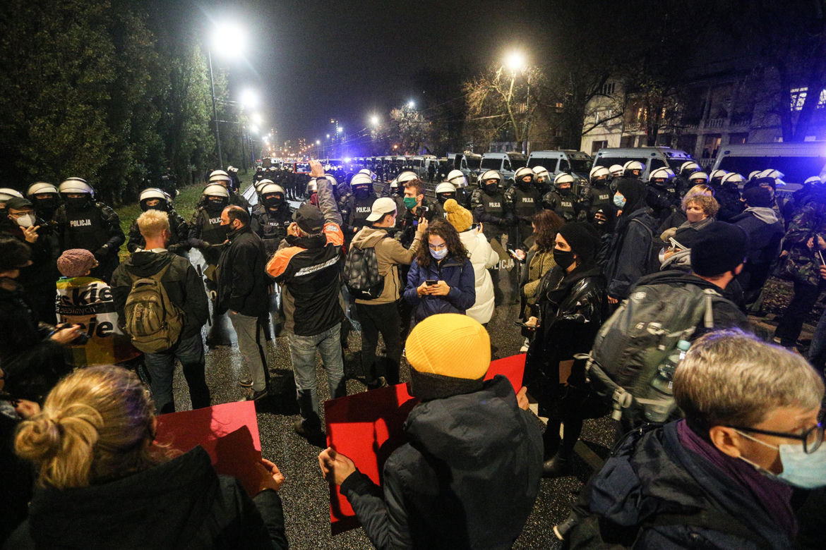 Nocne protesty pod domem Jarosława Kaczyńskiego