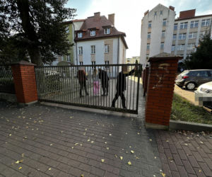 Wyjął długi nóż i zaczął dźgać. Gdy go złapali, trzymał maczetę!