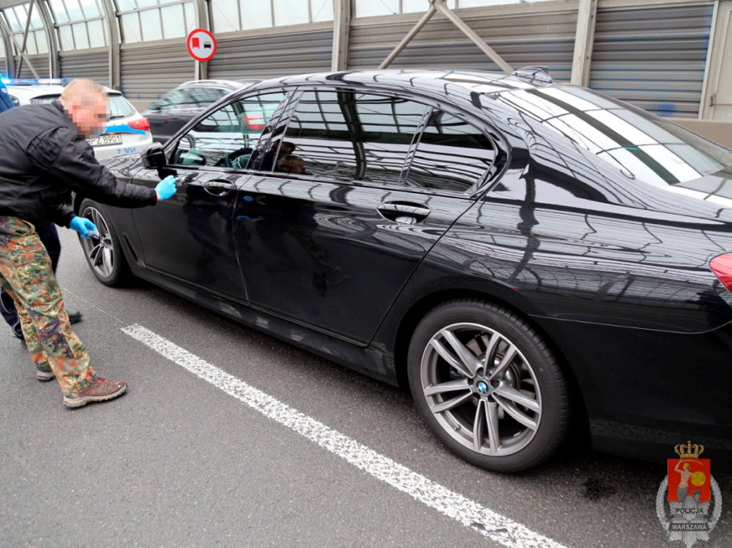 Rosjanin uciekał kradzionym BMW z Niemiec