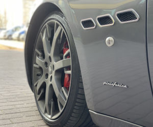 MiłyPan jeździ sportowym Maserati GranTurismo