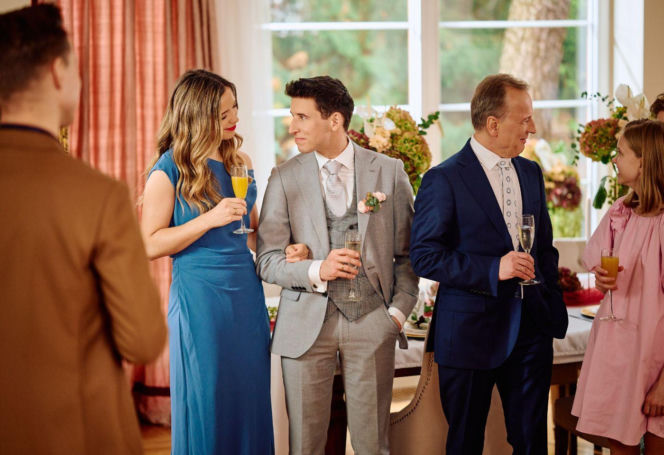 Na Wspólnej, odcinek 4174: Prowokacja Kaliny w dniu ślubu kończy się dramatycznym upadkiem ze schodów - ZDJĘCIA