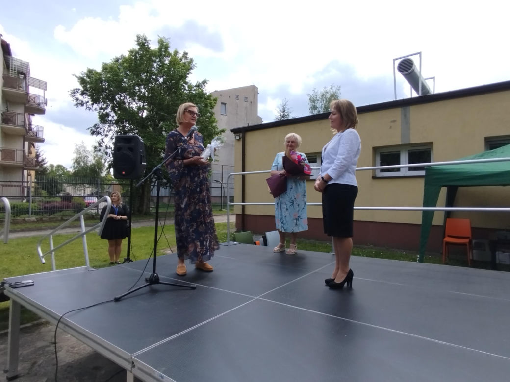 Przez lata ŚDS w Siedlcach działał w dwóch lokalizacjach, teraz już oficjalnie funkcjonuje w jednym miejscu, w budynkach dostosowanych do potrzeb osób z niepełnosprawnościami. 