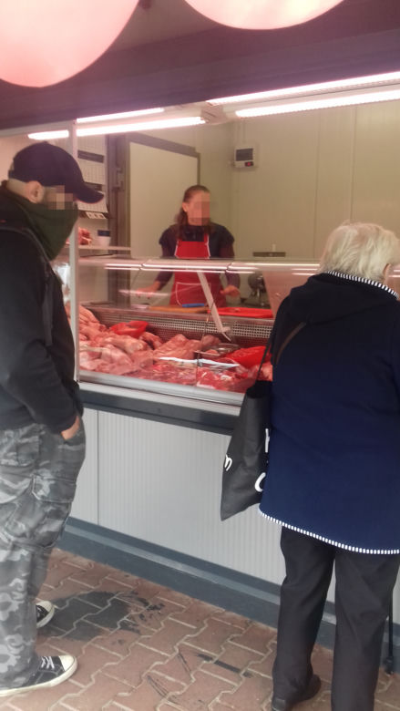 Brak maseczek. Posypią się kary na praskich bazarach!