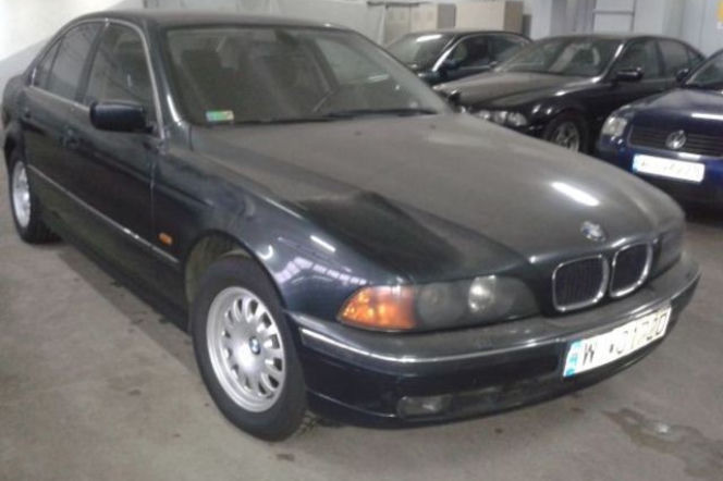 Rządowe samochody BMW serii 5 na sprzedaż