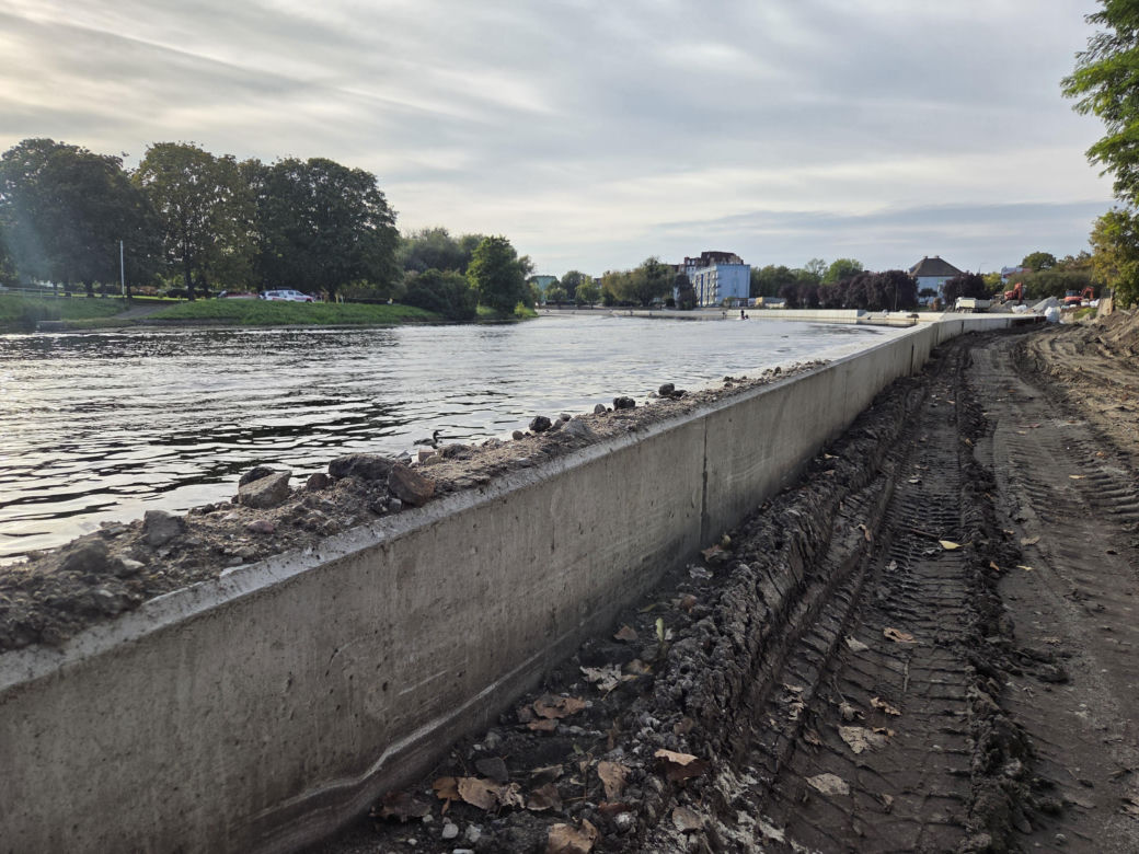 Tak zmieniają się bulwary nad Brdą. Trwa rewitalizacja nabrzeża w Bydgoszczy