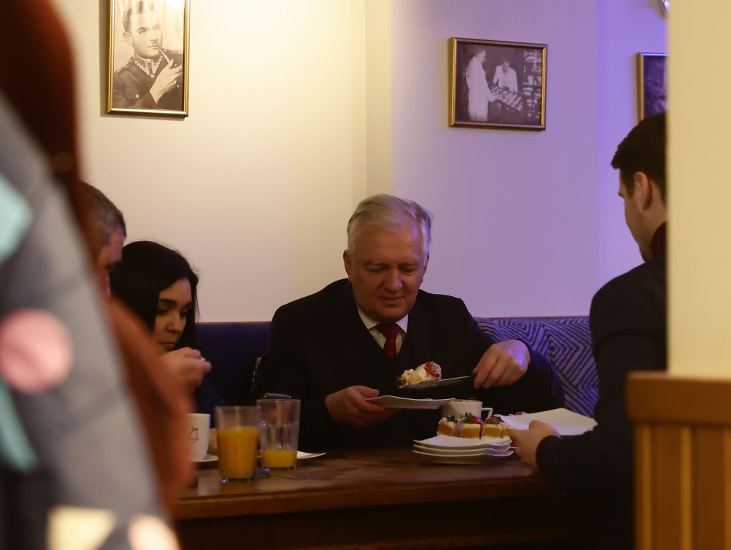 Pierwsze zdjęcia Jarosława Gowina. Polityk o walce z chorobą: Wróciłem tak silny, jak nigdy