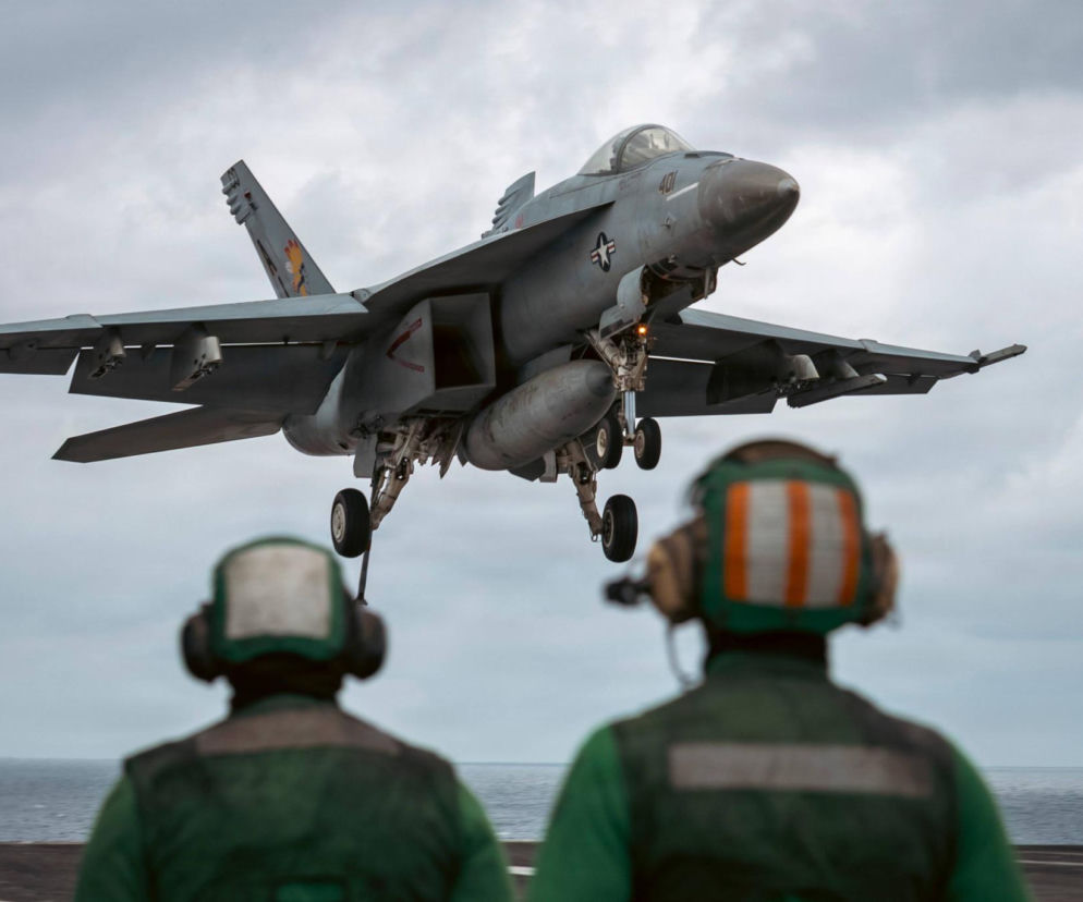 Super Hornety nie pójdą szybko na emeryturę. US Navy inwestuje w modernizacje