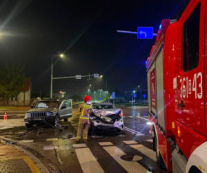 Nocny wypadek w Łomży. Jedna osoba trafiła do szpitala na badania