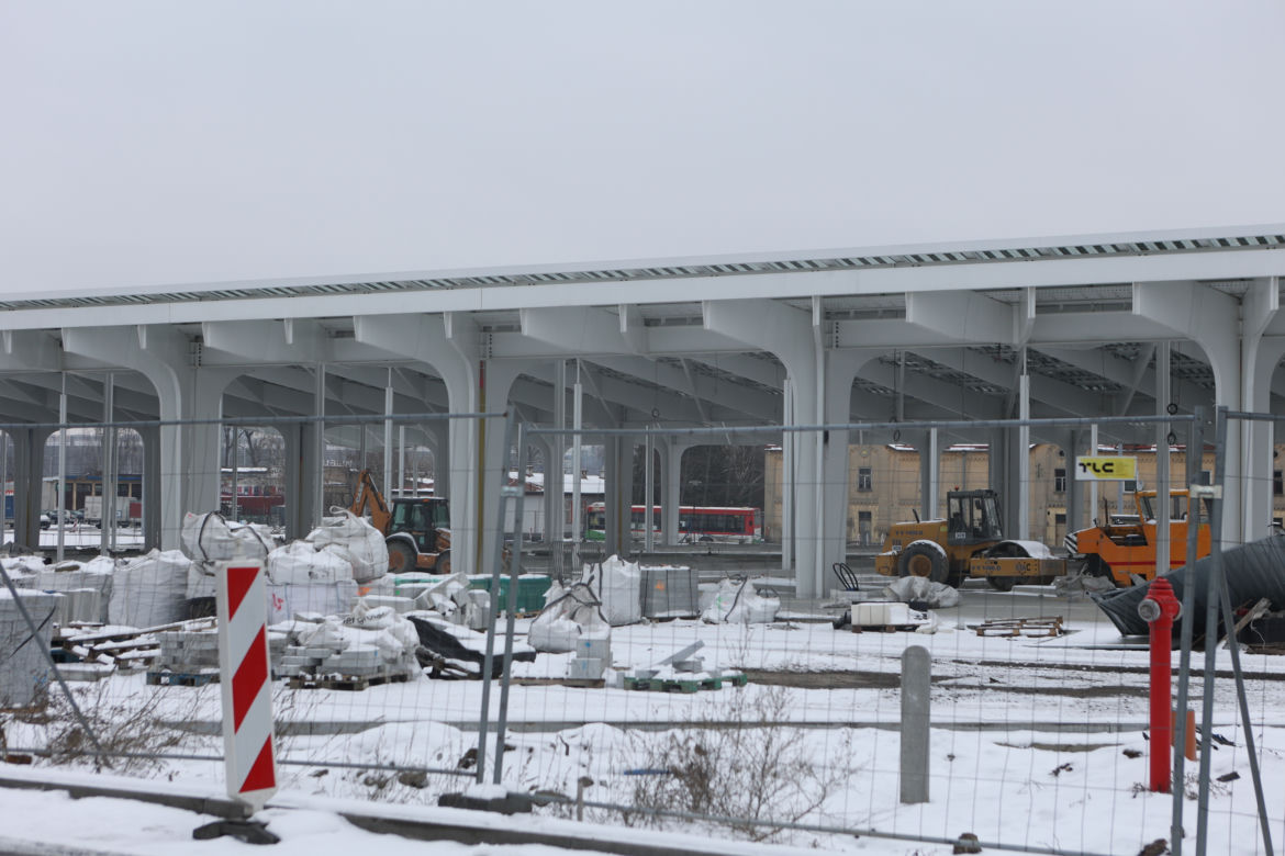 Budowa Dworca Metropolitalnego w Lublinie w zimowej odsłonie