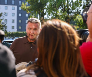 DOPROWADZENIE PREZESA PKOI RADOSŁAWA PIESIEWICZA