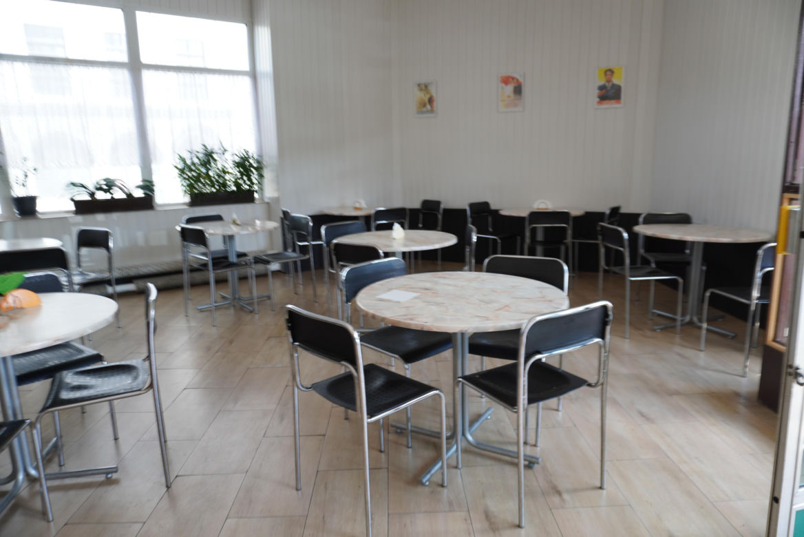 W Zabrzu jest bar rodem z filmów Barei. Sztućce na łańcuchu, a jedzenie przepyszne