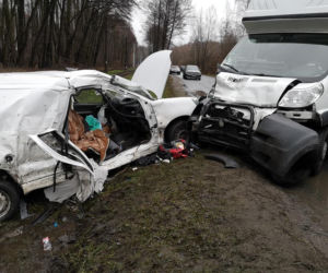 Zderzenie dostawczaka z osobówką na ul. Toruńskiej w Bydgoszczy! [ZDJĘCIA]