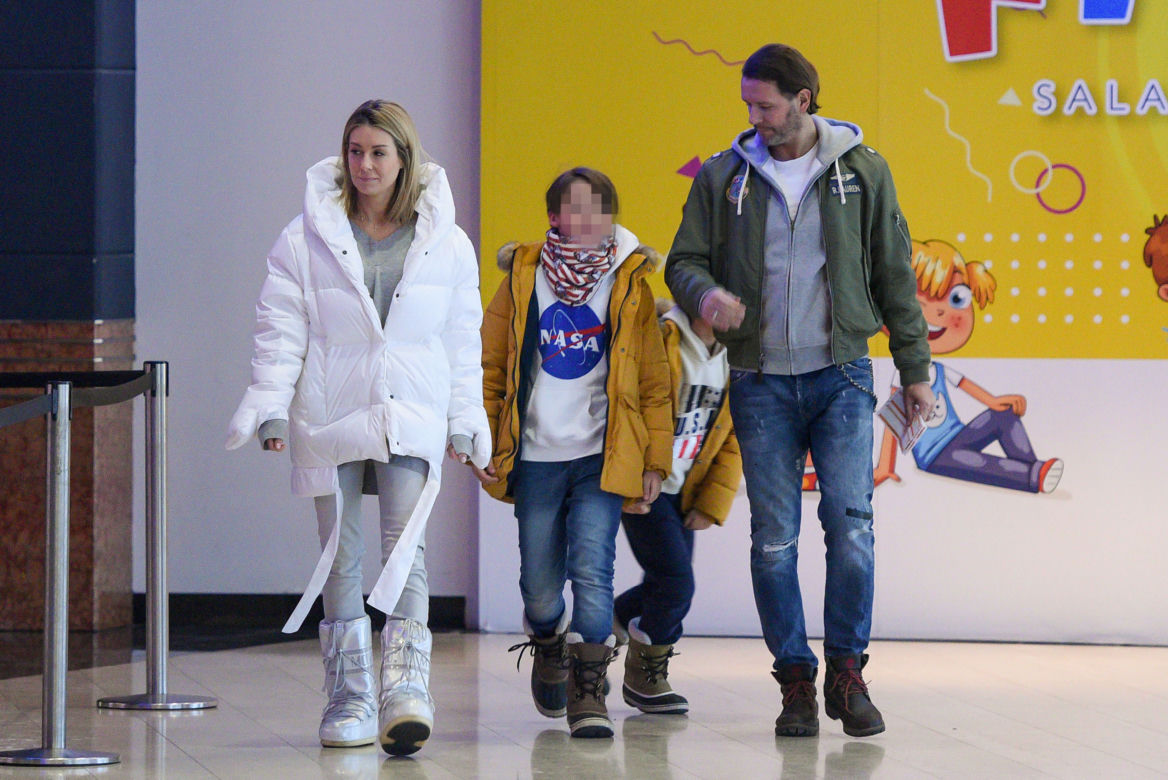Małgorzata Rozenek-Majdan i Radosław Majdan spędzają ferie w centrum handlowym