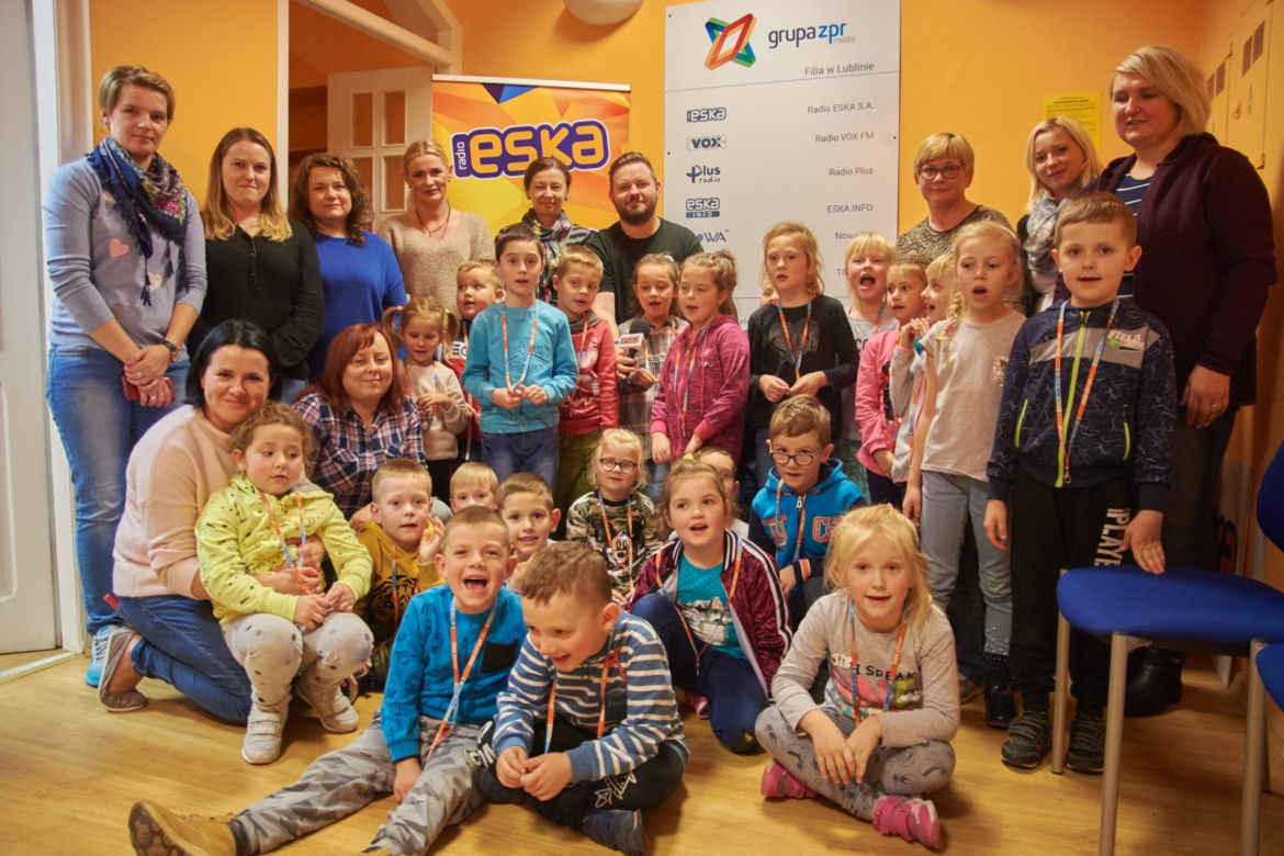 Recytowali i śpiewali. Dzieci z gminy Uchanie odwiedziły Radio ESKA Lublin