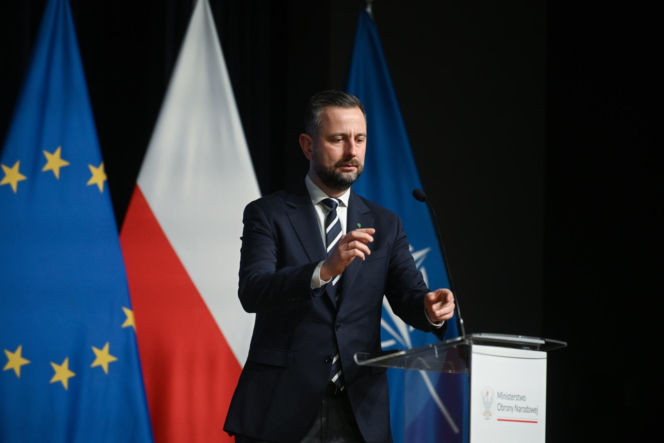 Szef MON Władysław Kosiniak-Kamysz podczas konferencji "Szpejowisko 2.0" w siedzibie Dowództwa Wojsk Obrony Terytorialnej w Zegrzu