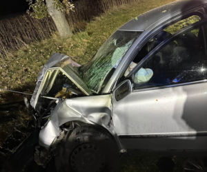 Poważny wypadek na Dolnym Śląsku! Samochody zderzyły się z ciągnikiem, są ranni