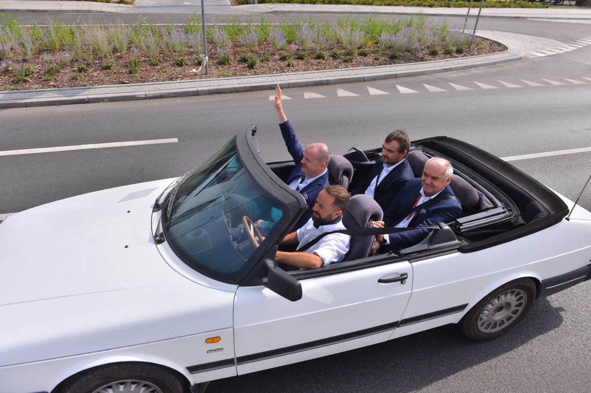 Rajd prezydenckim kabrioletem po nowej drodze