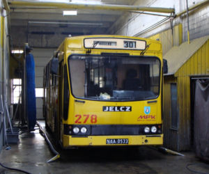 Te autobusy czekają na remont. Będą jedzić jako pojazdy retro po Nowym Sączu